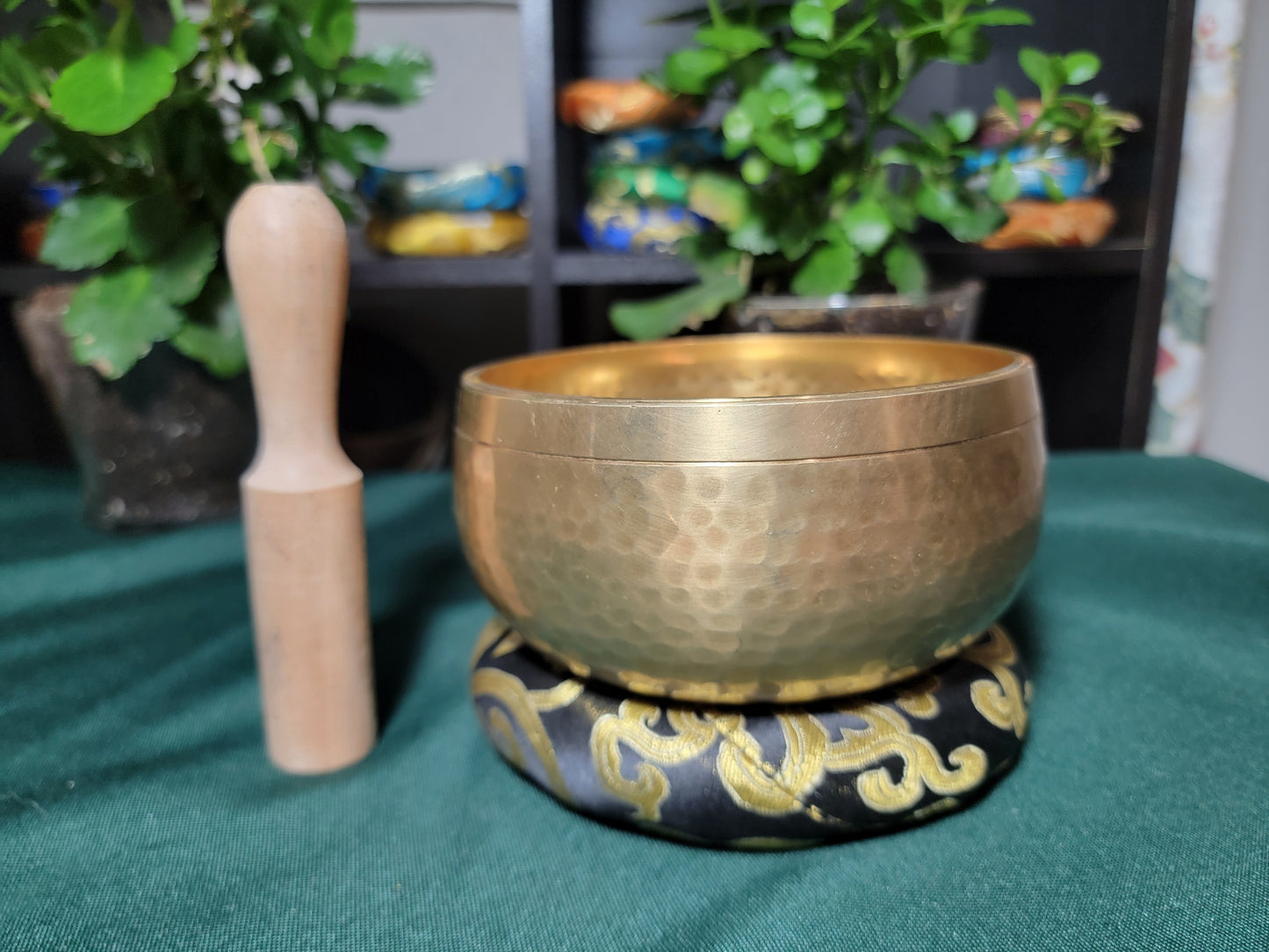 Timmur 4-inch diameter New Design OM mantra Handmade Singing Bowl | Meditation | Sound Healing | Made in Nepal | Gift Set Bowl