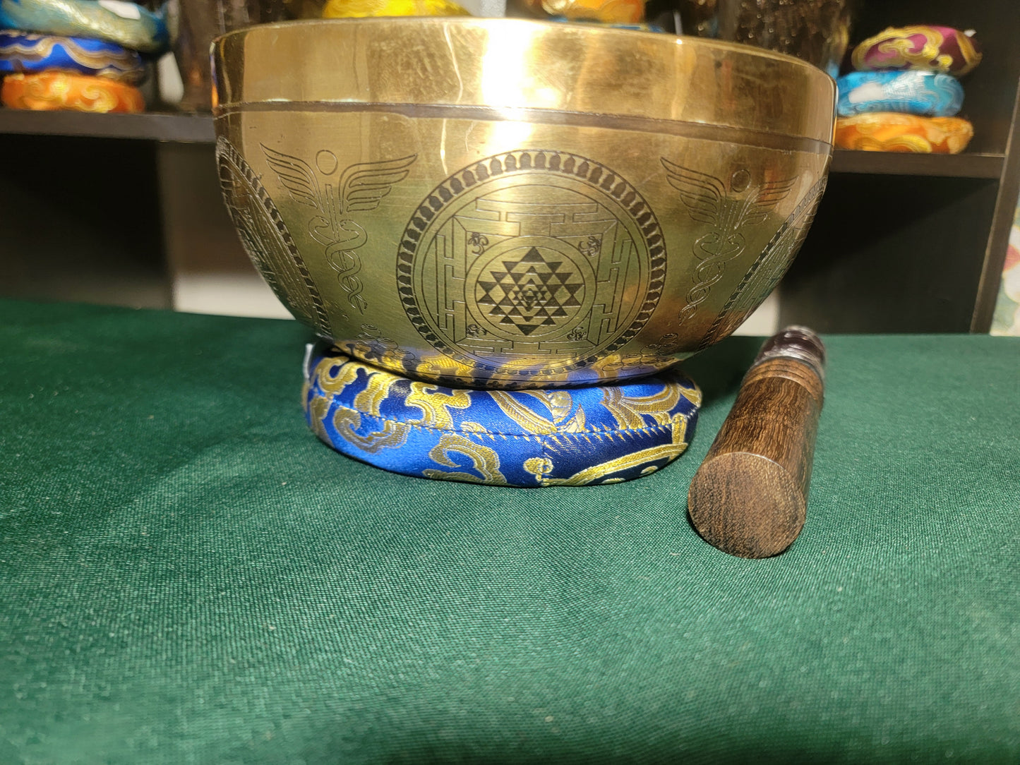 Timmur 8-inch diameter Buddhist Handmade Jambati Singing Bowl with Shakyamuni Buddha Design, Fine Carving | Meditation | Sound Healing | Made in Nepal | Gift Set Bowl