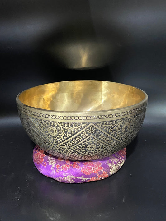 1.4KG Special Handbeaten Singing Bowl Made in Nepal, Tibetan Bowl Set for Chakra healing and balancing, relaxation, meditation purpose