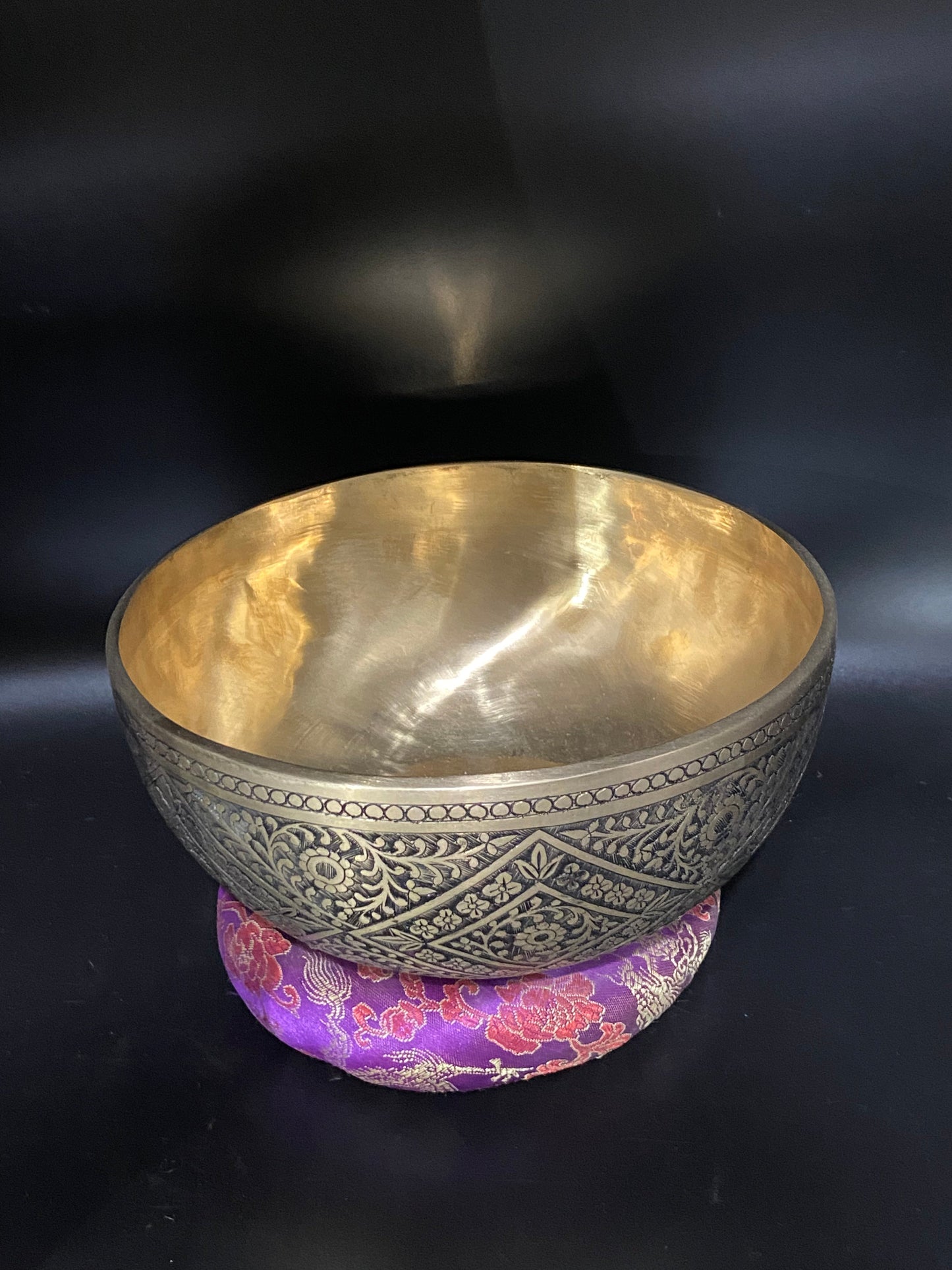 1.4KG Special Handbeaten Singing Bowl Made in Nepal, Tibetan Bowl Set for Chakra healing and balancing, relaxation, meditation purpose