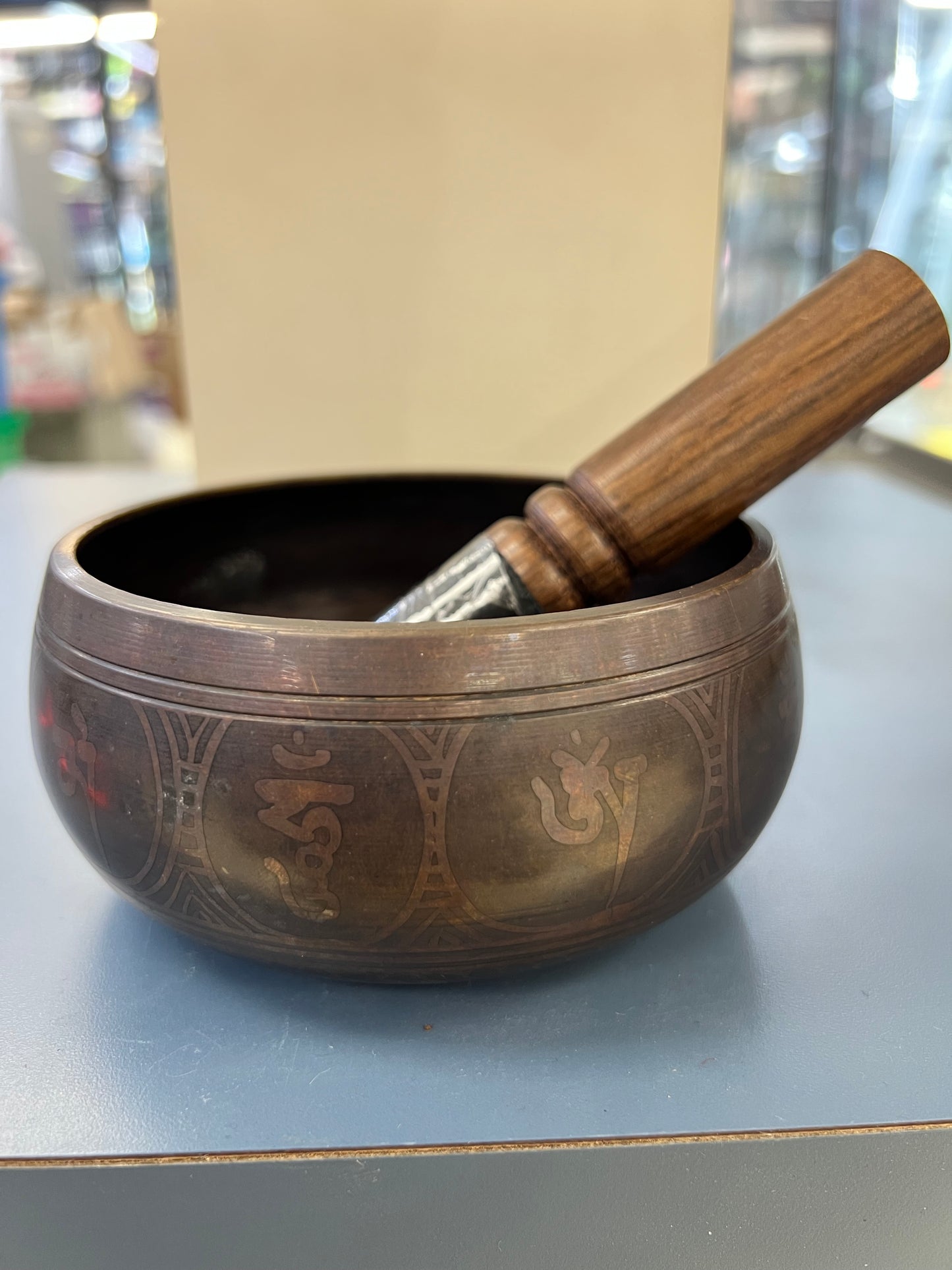 4.5 inch diameter |Black Singing Bowl | Eight Auspicious Symbols Meditation Bowl | Handmade in Nepal | Sound Healing & Yoga Gift Set