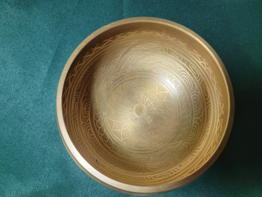 Timmur 4-inch diameter Beautiful Handmade Singing Bowl | Meditation | Sound Healing | Made in Nepal | Gift Set Bowl