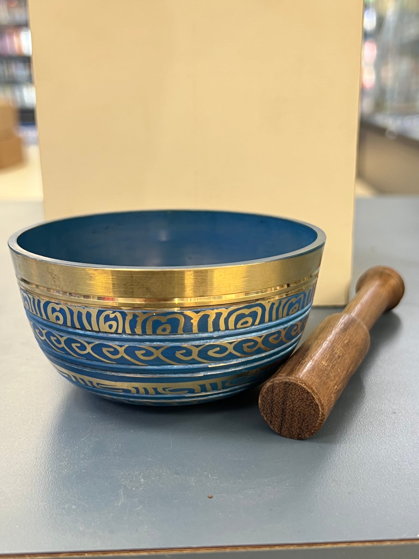 3.5 inch diameter Third Eye Chakra
Singing Bowl |Handmade Meditation & Sound Healing Bowl |Made in Nepal | Perfect for Meditation, Yoga & Chakra Healing