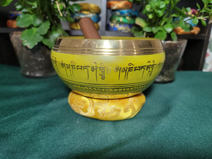 Timmur 4-inch diameter Buddha Eye Golden Handmade Singing Bowl | Meditation | Sound Healing | Made in Nepal | Gift Set Bowl