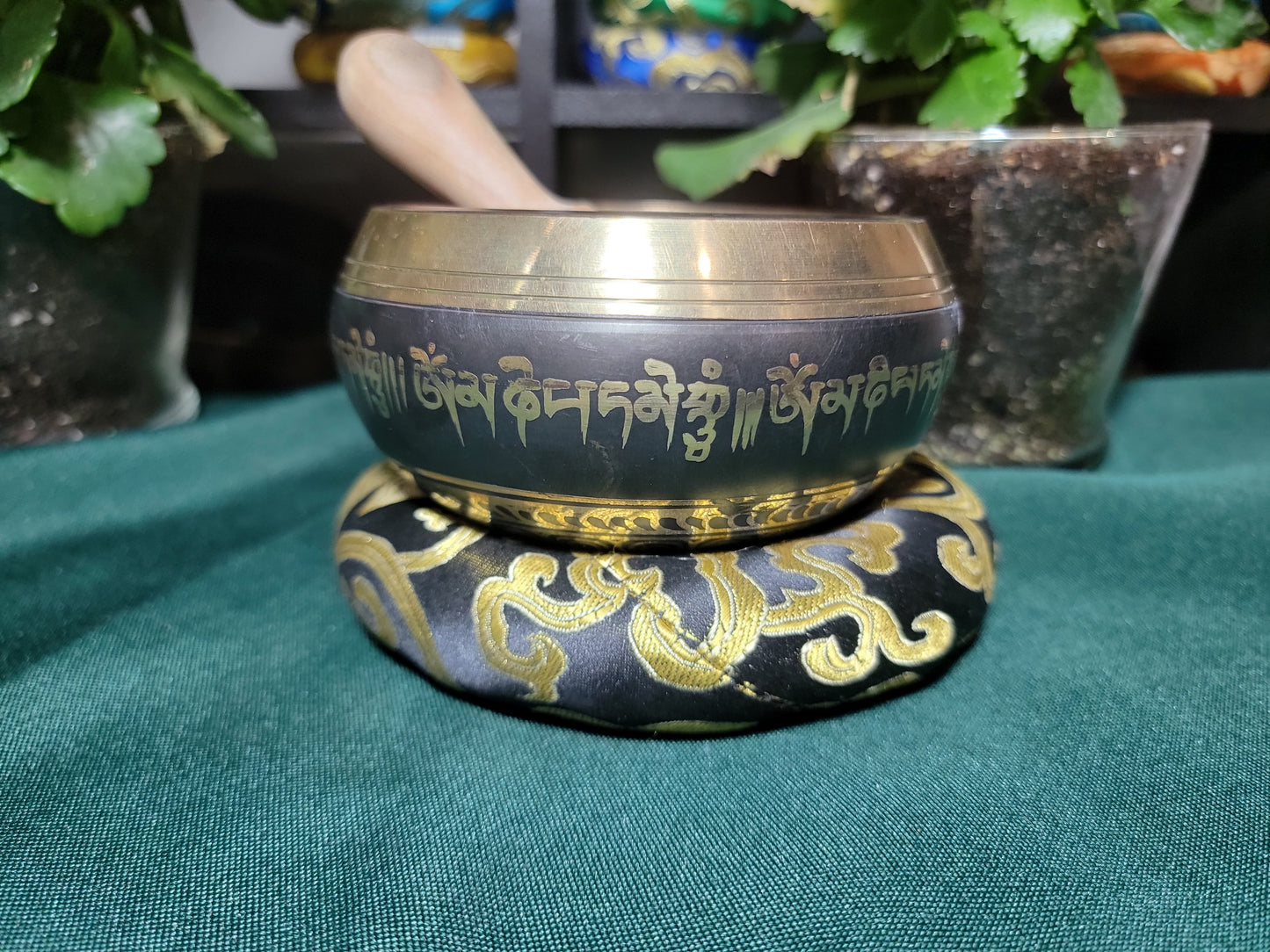 Timmur 4-inch diameter Double Dorje Design Singing Bowls Casting, Brass, Etched Designs | Meditation | Sound Healing | Made in Nepal | Gift Set Bowl