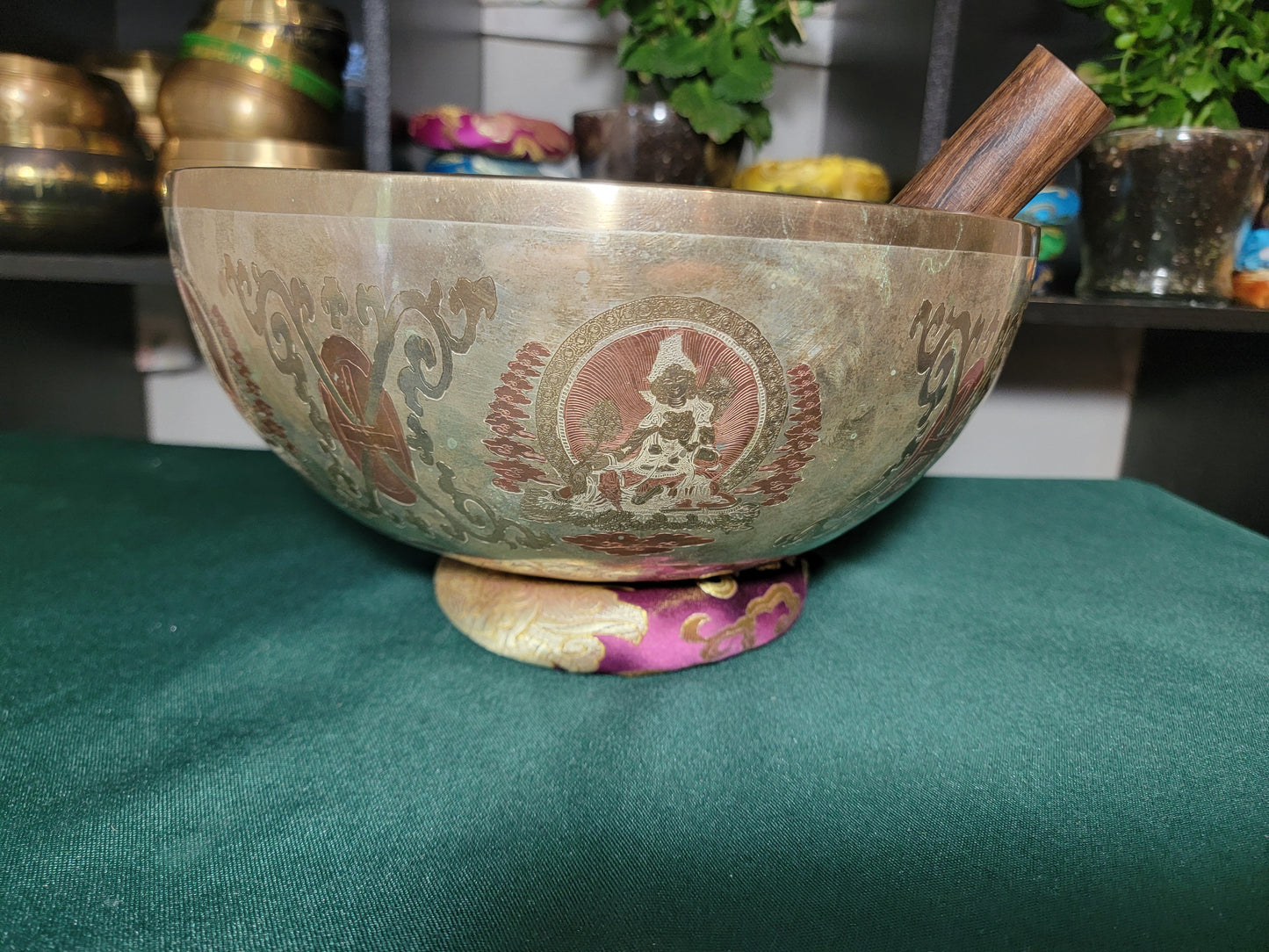 Timmur 11-inch diameter Aparmita Handmade Singing Bowl | Meditation | Sound Healing | Made in Nepal | Gift Set Bowl